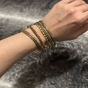 Bangle bracelet. Set of 7. Vintage look. Detailed design. 2.75” diameter.